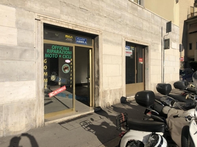 spazio commerciale in vendita a Firenze