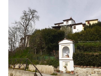 Casa indipendente in affitto a Montevarchi, Frazione Levane, Via di Levane Alta 4