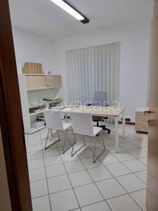 Ufficio in in affitto da privato a Sant'Omero via Metella Nuova, 7
