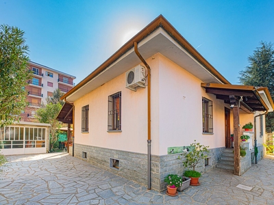 Villa in Via Cigolini, Collegno (TO)