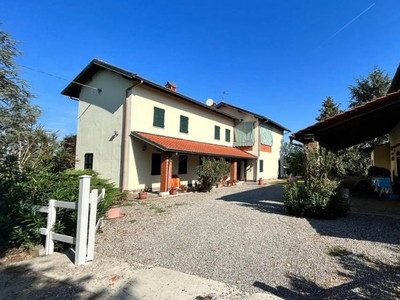 villa indipendente in vendita a San Cipriano Po
