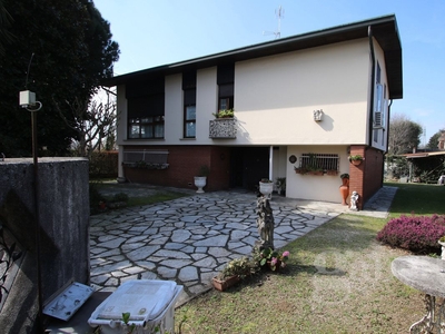 Villa singola in Via Bevilacqua, 27, Busto Arsizio (VA)