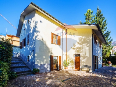 Villa in vendita a L'Aquila - Zona: Arischia