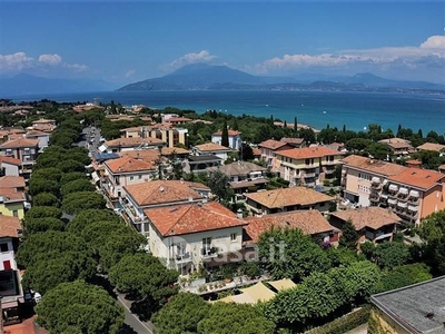 Albergo in Vendita in Via Colombare a Sirmione