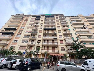 Appartamento in vendita a Palermo Corso Dei Mille