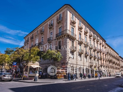 Appartamento in Vendita in Piazza Stesicoro 59 a Catania