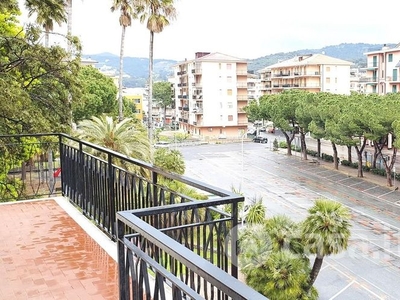 Appartamento in Vendita in Via Genova a Andora