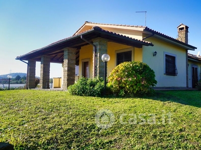 Casa Bi/Trifamiliare in Vendita in Via Compagniucci Anastasio 15 a Monterosi