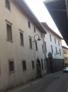 Casa Bi/Trifamiliare in Vendita in Via del Castello a Gandino