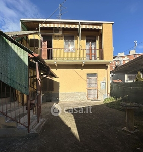Casa Bi/Trifamiliare in Vendita in Via Lamporo 17 a Vercelli