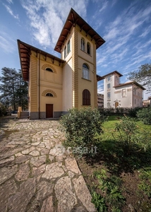 Casa Bi/Trifamiliare in Vendita in Via Luigi Cadorna a Sarzana
