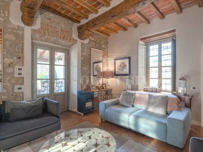 Casa in vendita in Desenzano del Garda, Italia