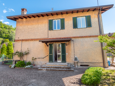 Casa in vendita in Pontida, Italia