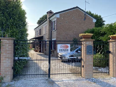 Casa indipendente in Vendita in Via armando diaz a Frassinelle Polesine