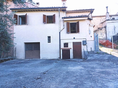 Casa semi indipendente in vendita a San Severino Marche Macerata Stigliano