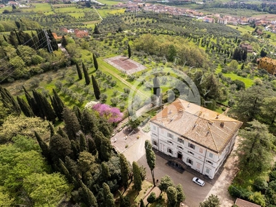 Esclusiva villa di 1500 mq in vendita Pistoia, Italia