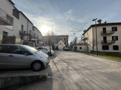 Garage in vendita a Gubbio via Perugina