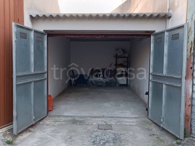 Garage in vendita a Taranto via Carlo Cacace, Sn