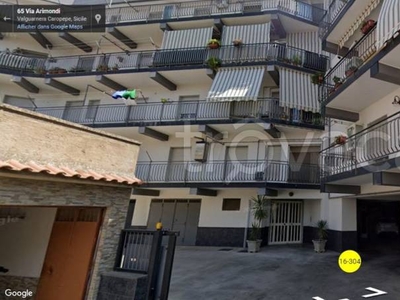Garage in vendita a Valguarnera Caropepe via Giuseppe Arimondi, 67