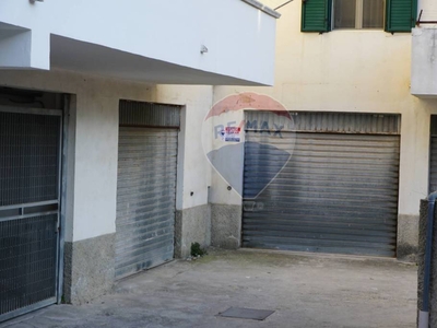 Garage in vendita a Vieste via Dante Alighieri, snc