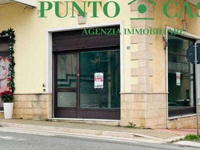 Negozio in Affitto a Lamezia Terme Sambiase