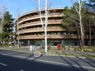 Negozio/Locale commerciale in Vendita in Baluardo Massimo D'Azeglio 22 a Novara