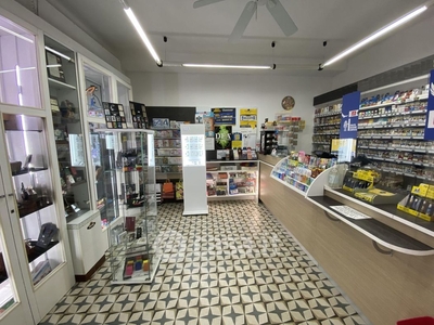 Negozio/Locale commerciale in Vendita in Piazza Tre Martiri a Rimini