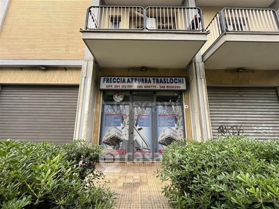 Negozio/Locale commerciale in Vendita in Via Adolfo Holm a Palermo