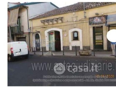 Negozio/Locale commerciale in Vendita in Via Etnea 285 a Tremestieri Etneo