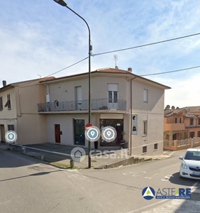 Negozio/Locale commerciale in Vendita in Via Francesca Sud 513 a Santa Maria a Monte