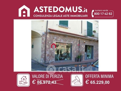 Negozio/Locale commerciale in Vendita in Via Principe Lancellotti a Lauro