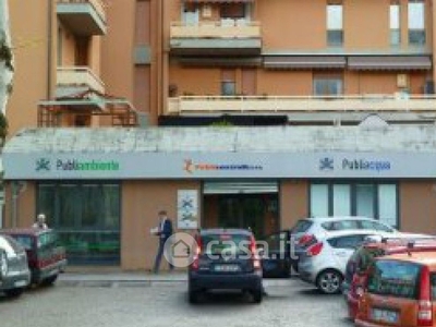 Negozio/Locale commerciale in Vendita in Viale Adua 448 a Pistoia