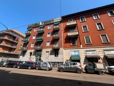 Negozio/Locale commerciale in Vendita in Viale Carlo Espinasse 36 a Milano