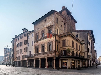 Palazzo in vendita 11 Stanze da letto a Mantova