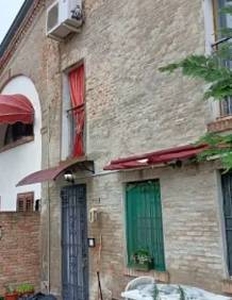 Porzione di casa in Vendita a Ferrara