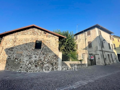 Rustico/Casale in Vendita in Via Castello a Monzambano