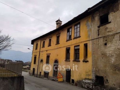 Stabile / Palazzo in Vendita in Salita San Silvestro a Teglio