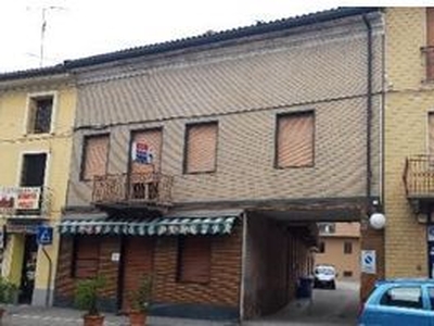Stabile / Palazzo in Vendita in Via Antonio Gramsci 82 a Trecate