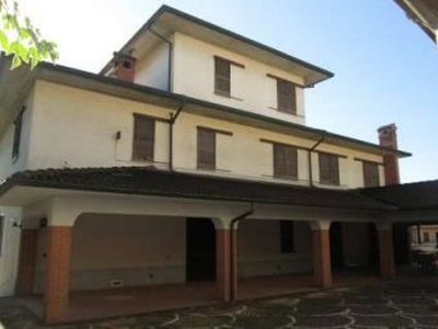 Stabile / Palazzo in Vendita in Via Padullo 4 a Ospedaletto Lodigiano