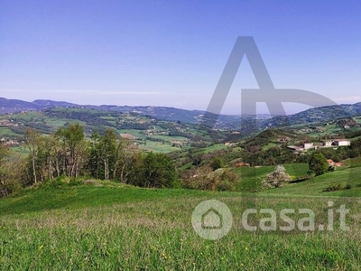 Terreno edificabile in Vendita in Lagrimone a Tizzano Val Parma