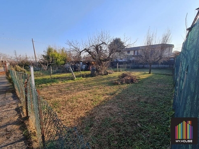 Terreno Residenziale in vendita a Lonate Pozzolo via Repossi