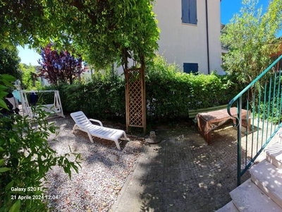 Villa Bifamiliare in affitto a Riccione