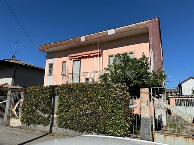 Villa bifamiliare in Strada Vecchia Di Galliate, 24, Mortara (PV)