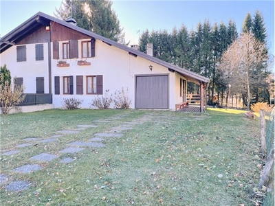 Villa bifamiliare in Via Costalunga, 42, Asiago (VI)