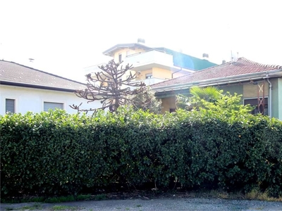 Villa in Vendita a Novara Pernate