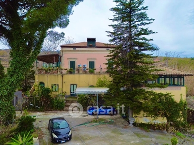 Villa in Vendita in SP68 12 a Piedimonte Etneo