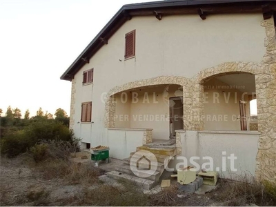 Villa in Vendita in Strada Don Nigola a Olmedo