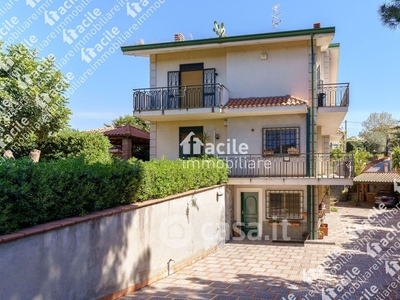 Villa in Vendita in Via Alcide de Gasperi 96 a Mascalucia