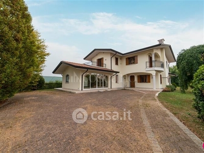 Villa in Vendita in Via Budoia a Pordenone