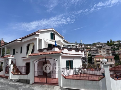 Villa in Vendita in Via Dante Alighieri 55 a Sanremo